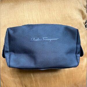 Salvadore Ferragamo Parfum Makeup Bag. Black. Inside Pockets. Zippered.